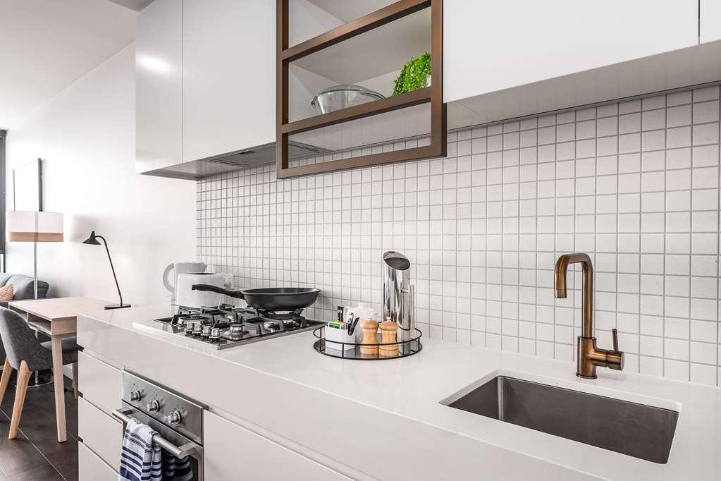 Domi Serviced Apartments Глен Уейвърли Стая снимка