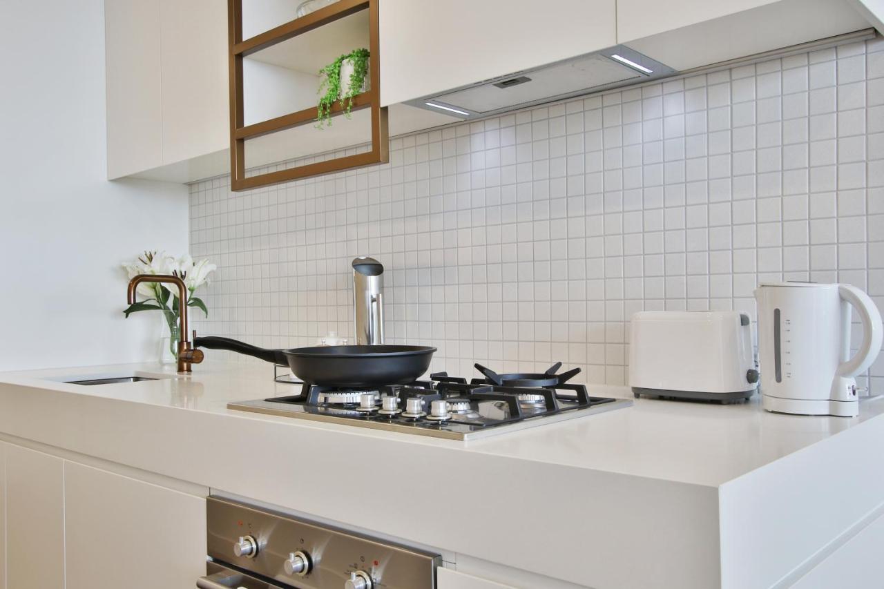 Domi Serviced Apartments Глен Уейвърли Екстериор снимка
