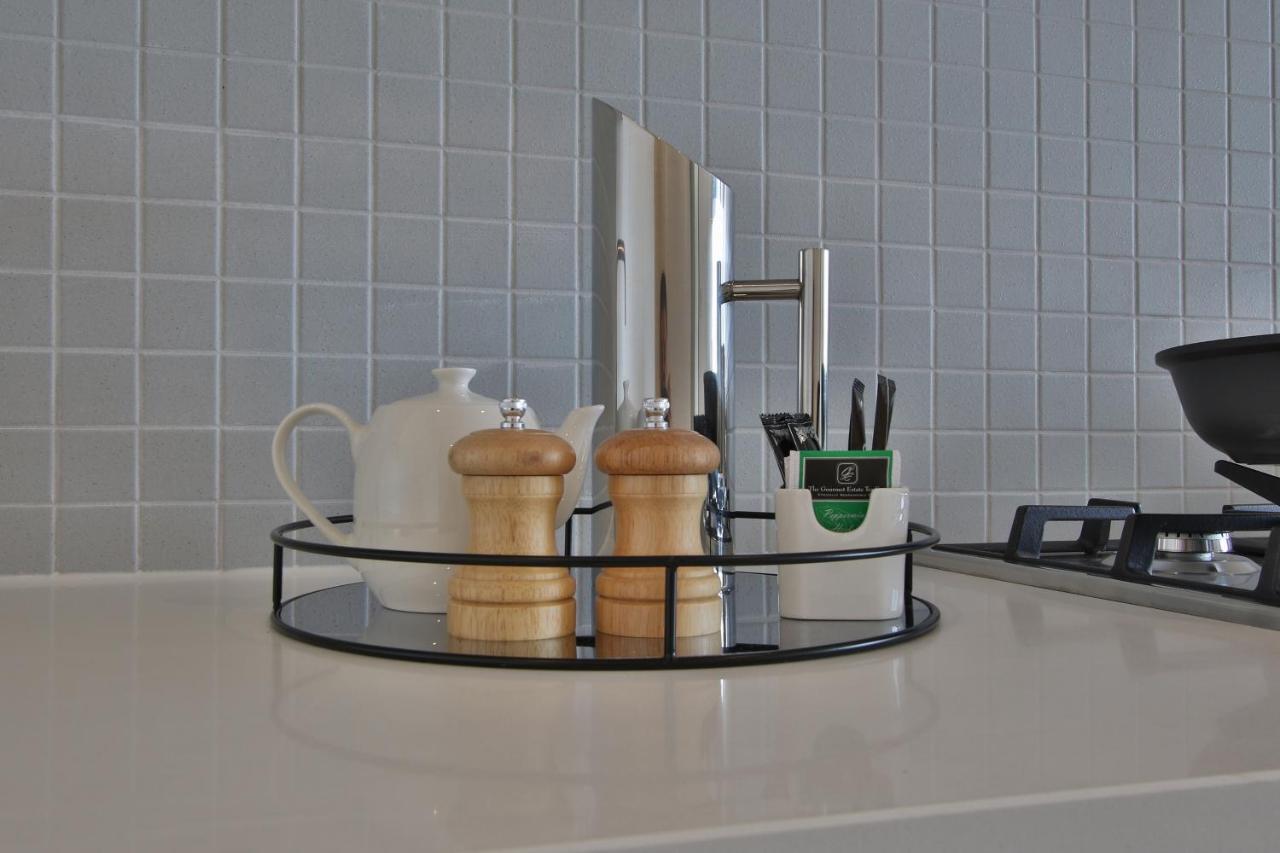 Domi Serviced Apartments Глен Уейвърли Екстериор снимка