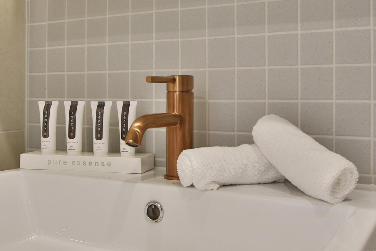 Domi Serviced Apartments Глен Уейвърли Екстериор снимка